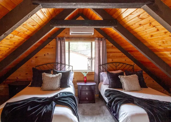 Rustic Log In Holiday home *
